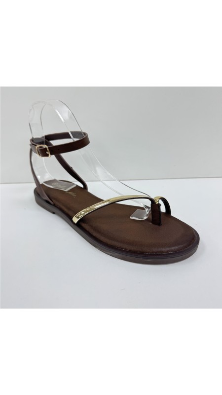 SANDALIA PLANA CON ADORNO ORO MARRON