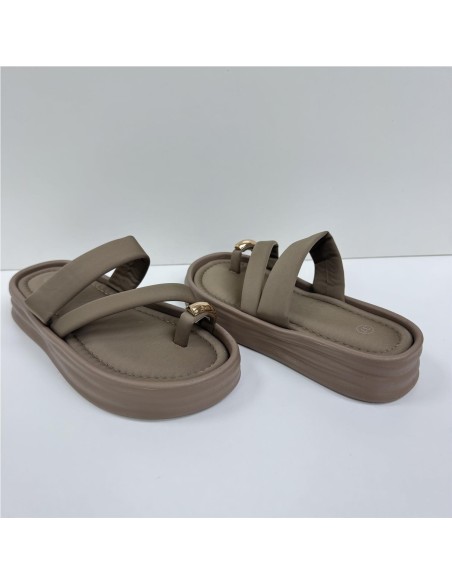 SANDALIA TIRA ADORNO METAL TAUPE