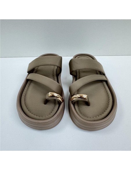SANDALIA TIRA ADORNO METAL TAUPE