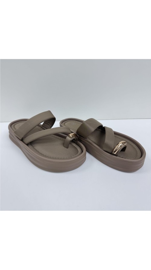 SANDALIA TIRA ADORNO METAL TAUPE
