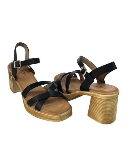 SANDALIA DE TACON TIRAS DE NAP NEGRO