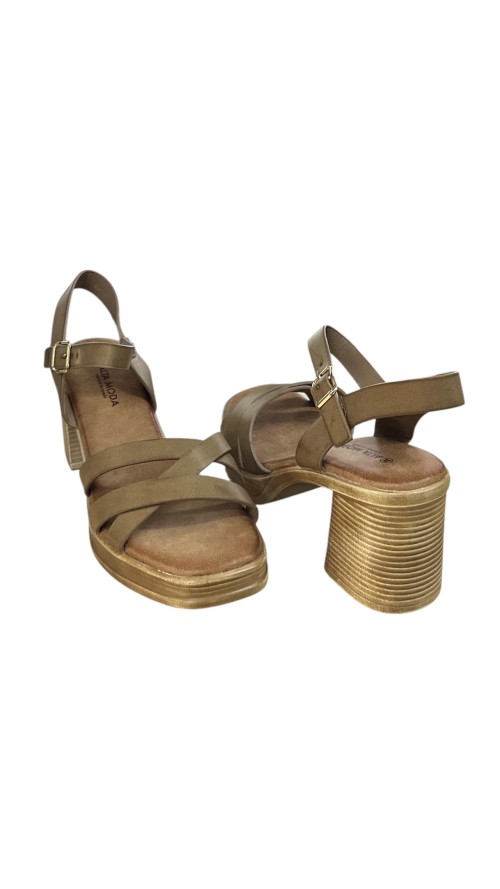 SANDALIA DE TACON TIRAS DE NAP TAUPE