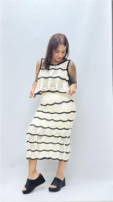 TOP LAIA BEIG 2