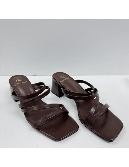 PINKY TIRAS DE NAPA MARRON