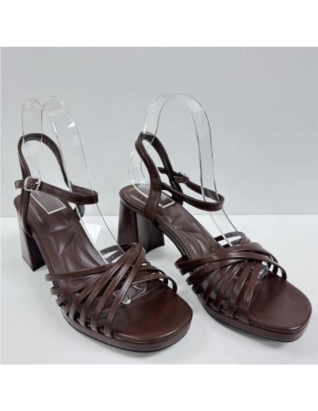SANDALIA DE TIRAS DE NAPA MARRON