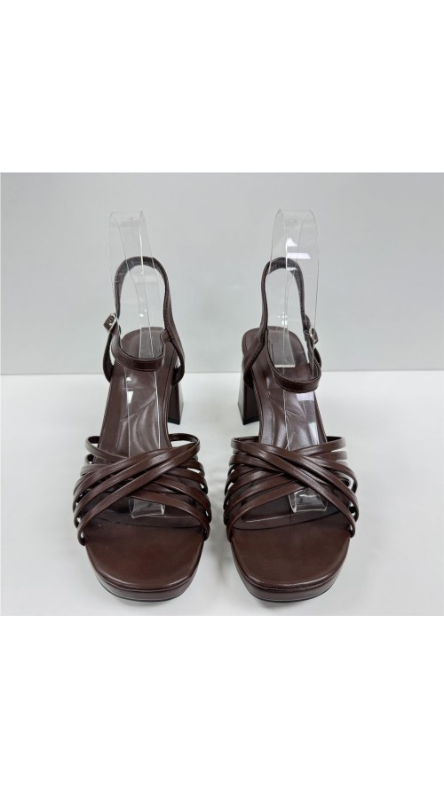 SANDALIA DE TIRAS DE NAPA MARRON