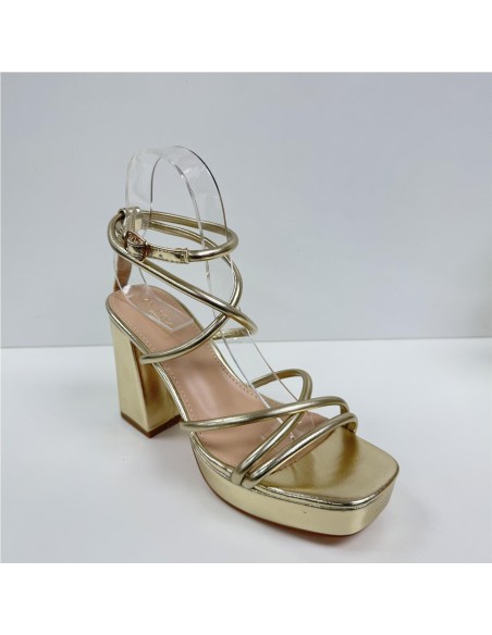 SANDALIA DE TACON METALIZADA ORO