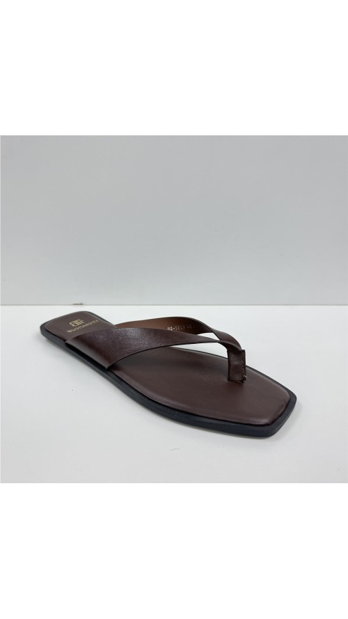 SANDALIA DEDO NAPA MARRON