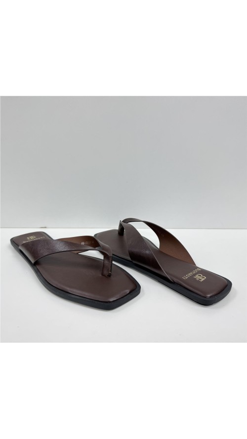 SANDALIA DEDO NAPA MARRON