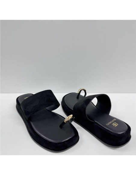 SANDALIA PLANA DEDO ORO NEGRO