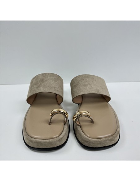 SANDALIA PLANA DEDO ORO TAUPE