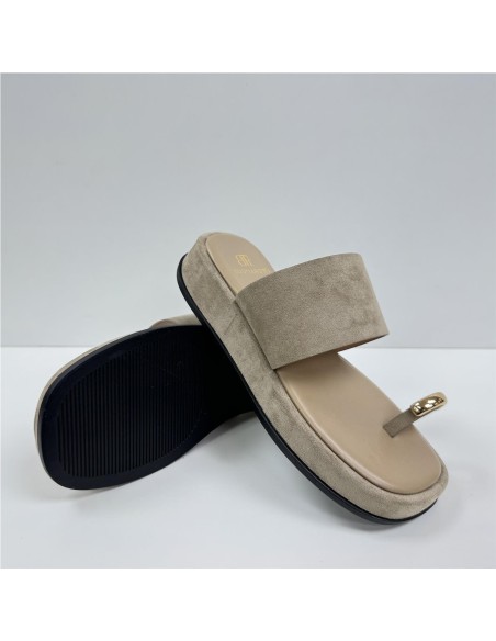 SANDALIA PLANA DEDO ORO TAUPE