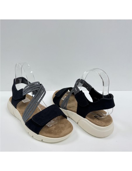 SANDALIA PLANA CON VELCROS NEGRO