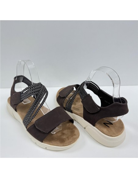 SANDALIA PLANA CON VELCROS MARRON