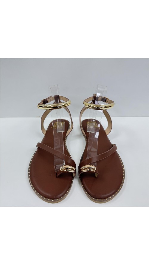 SANDALIA DE TIRAS CON ADORNOS MARRON