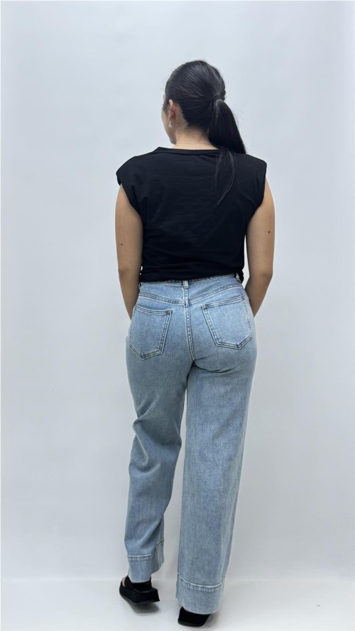 CAMISETA NUDO NEGRO