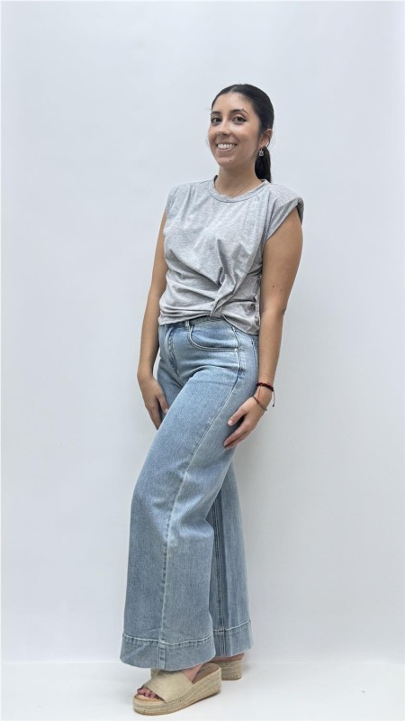 CAMISETA NUDO GRIS 2