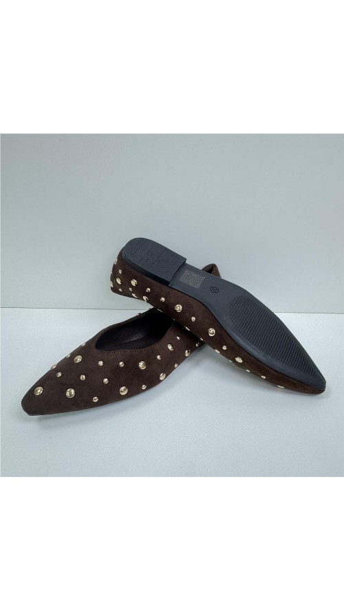 MANOLETINA TACHUELAS DE PICO MARRON