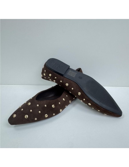 MANOLETINA TACHUELAS DE PICO MARRON