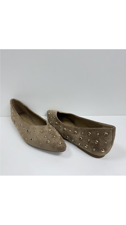 MANOLETINA TACHUELAS DE PICO CAMEL