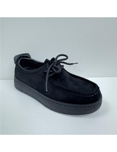 MOCASIN SERRAJE CON RIVETE NEGRO