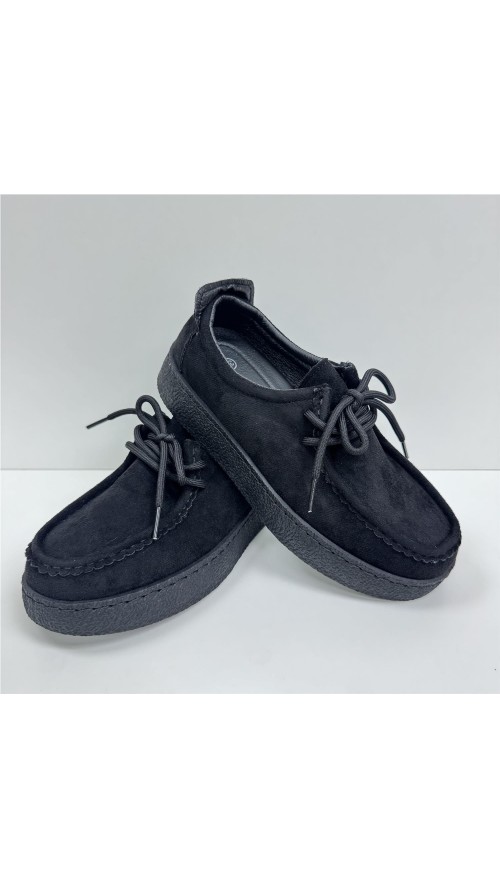 MOCASIN SERRAJE CON RIVETE NEGRO