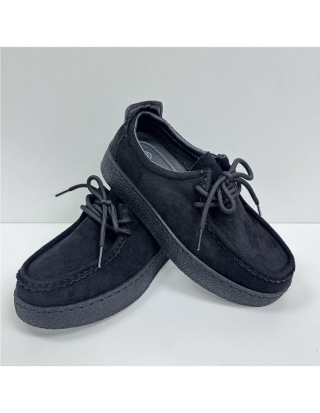 MOCASIN SERRAJE CON RIVETE NEGRO