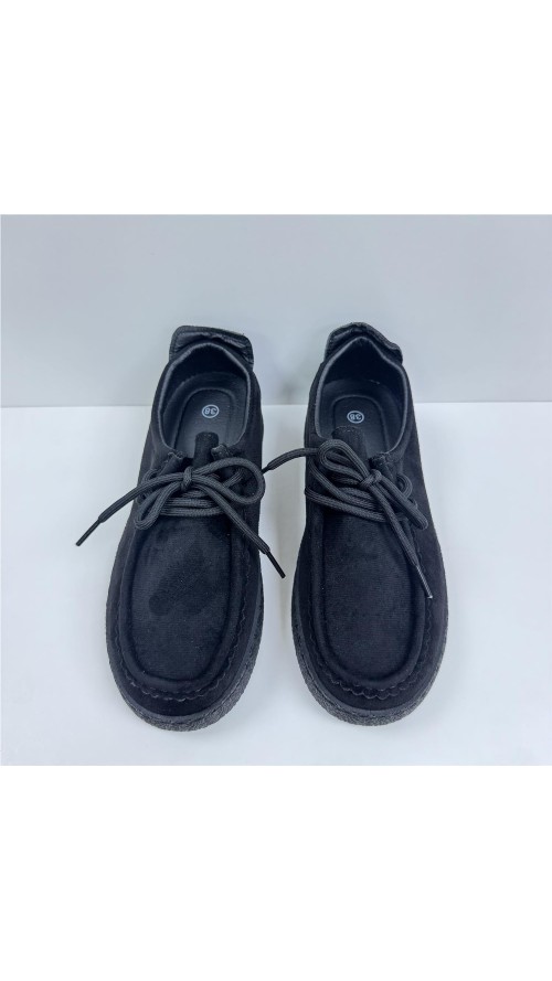 MOCASIN SERRAJE CON RIVETE NEGRO