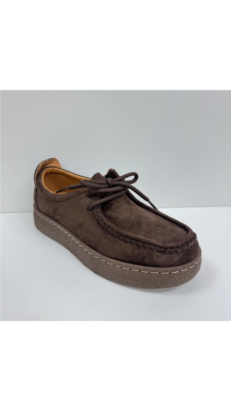 MOCASIN SERRAJE CON RIVETE MARRON