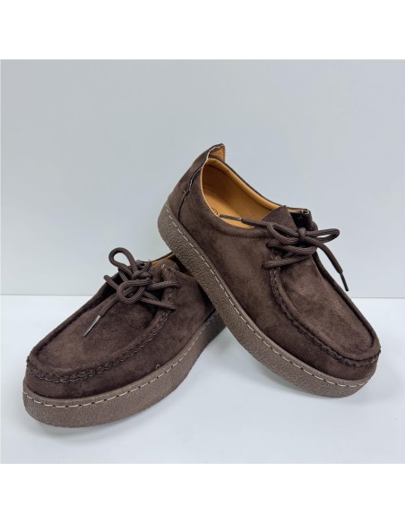 MOCASIN SERRAJE CON RIVETE MARRON