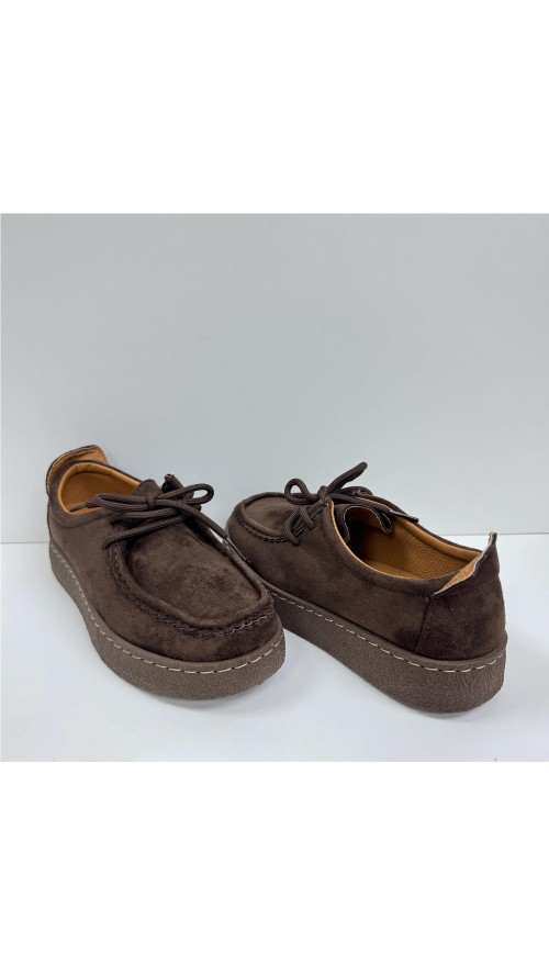 MOCASIN SERRAJE CON RIVETE MARRON