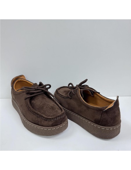 MOCASIN SERRAJE CON RIVETE MARRON