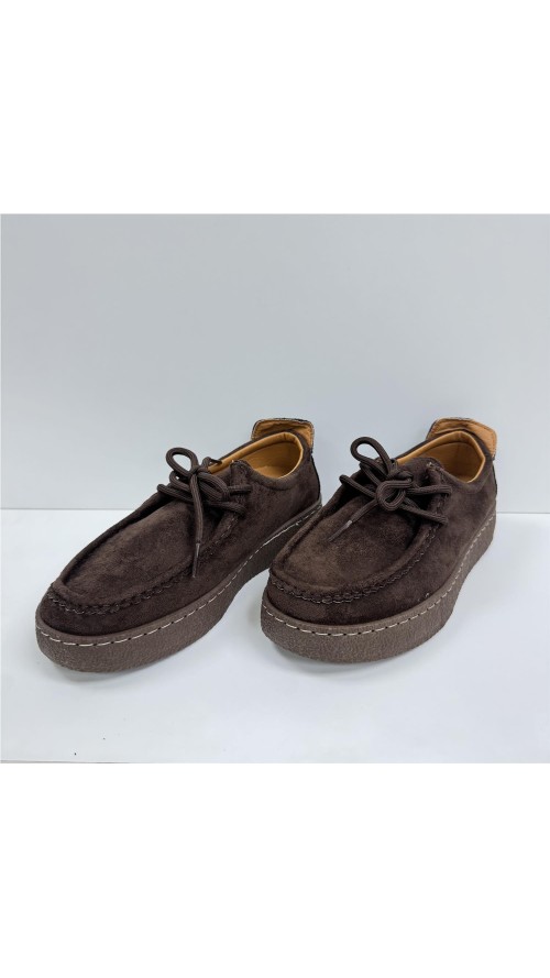 MOCASIN SERRAJE CON RIVETE MARRON