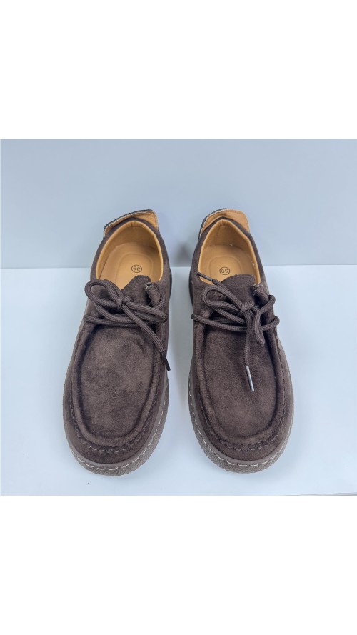 MOCASIN SERRAJE CON RIVETE MARRON