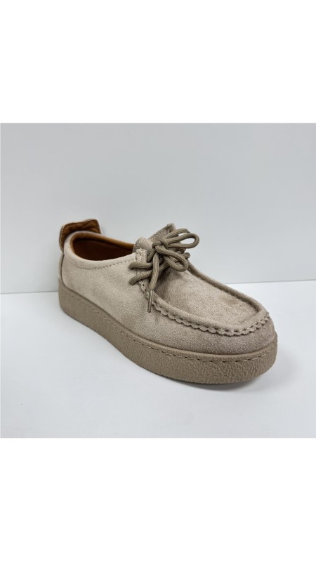 MOCASIN SERRAJE CON RIVETE BEIG