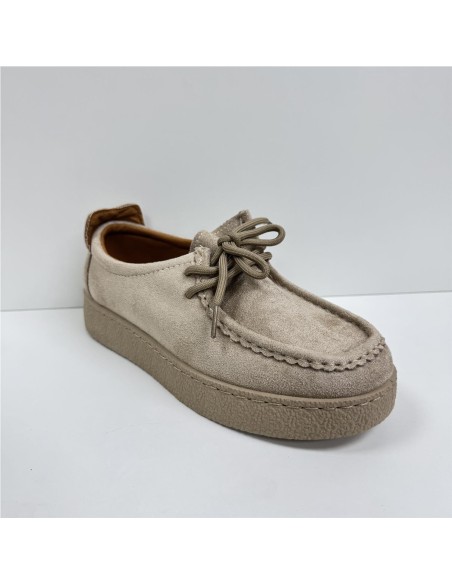 MOCASIN SERRAJE CON RIVETE BEIG