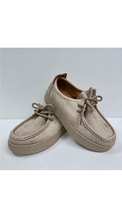 MOCASIN SERRAJE CON RIVETE BEIG