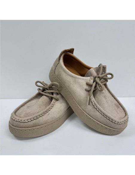 MOCASIN SERRAJE CON RIVETE BEIG