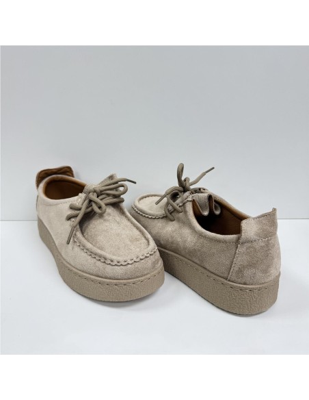 MOCASIN SERRAJE CON RIVETE BEIG