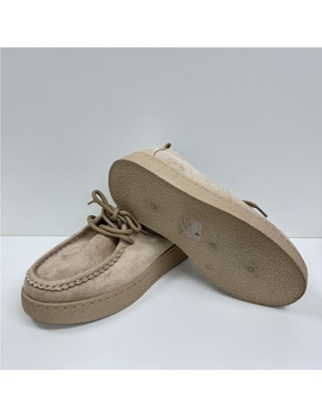 MOCASIN SERRAJE CON RIVETE BEIG