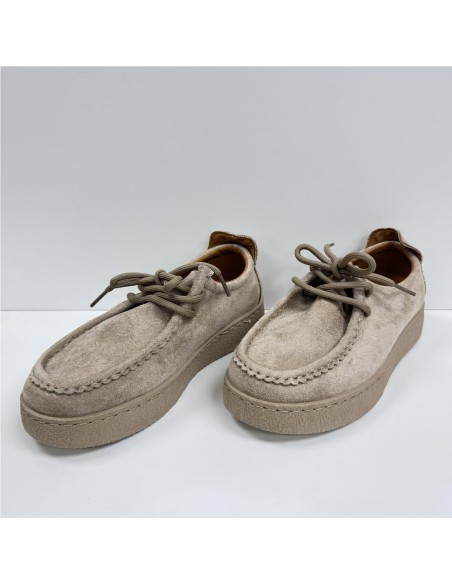 MOCASIN SERRAJE CON RIVETE BEIG