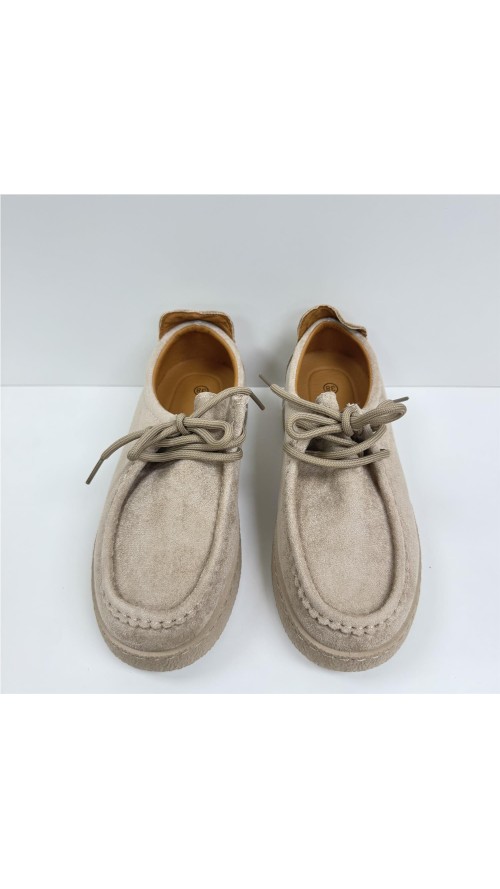 MOCASIN SERRAJE CON RIVETE BEIG
