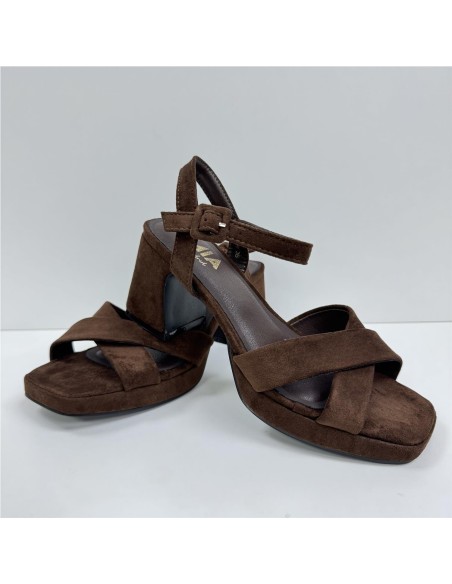 SANDALIA CRUZADA MARRON