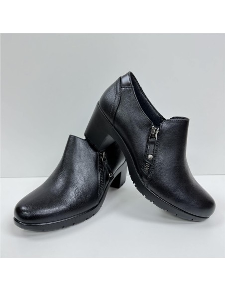 ZAPATO ABOTINADO CON PISO GOMA NEGRO