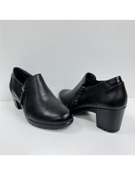 ZAPATO ABOTINADO CON PISO GOMA NEGRO