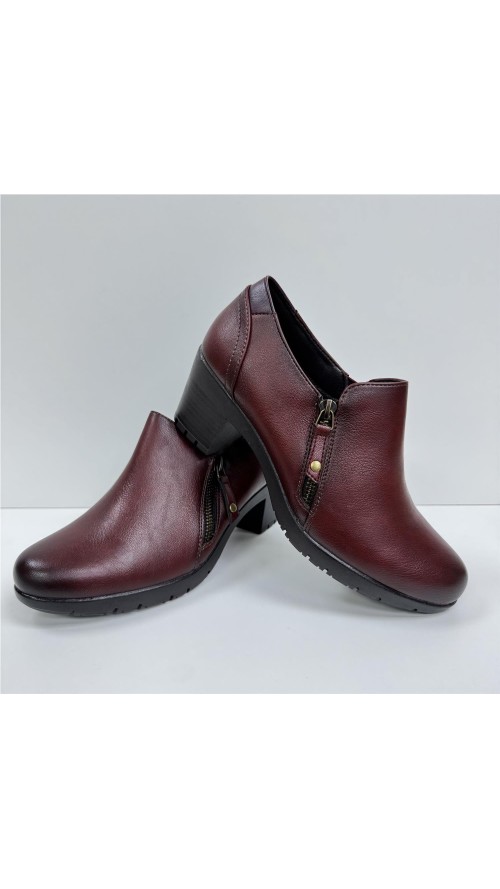 ZAPATO ABOTINADO CON PISO GOMA BURDEOS