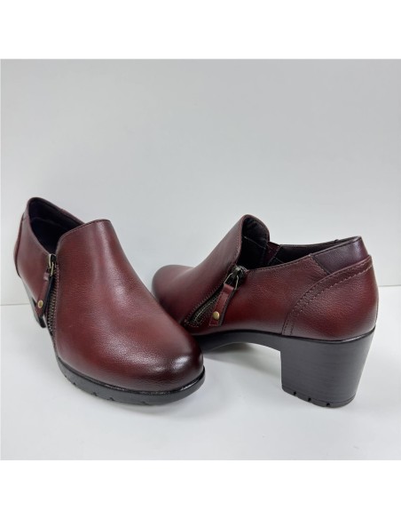 ZAPATO ABOTINADO CON PISO GOMA BURDEOS