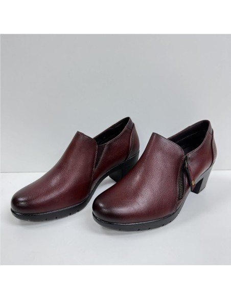 ZAPATO ABOTINADO CON PISO GOMA BURDEOS