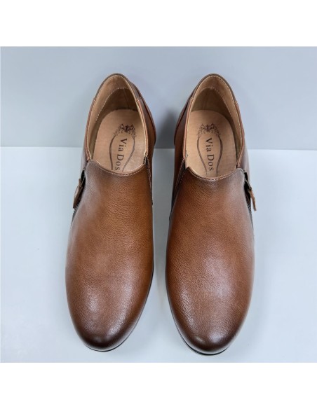 ZAPATO ABOTINADO CON PISO GOMA CUERO
