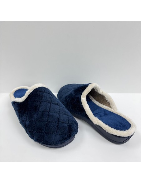 ZAPATILLA CON BORDE DE PELO MARINO